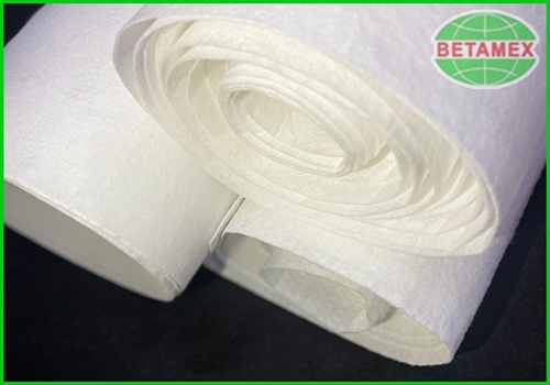 NONWOVEN FABRIC WITH NEEDLES